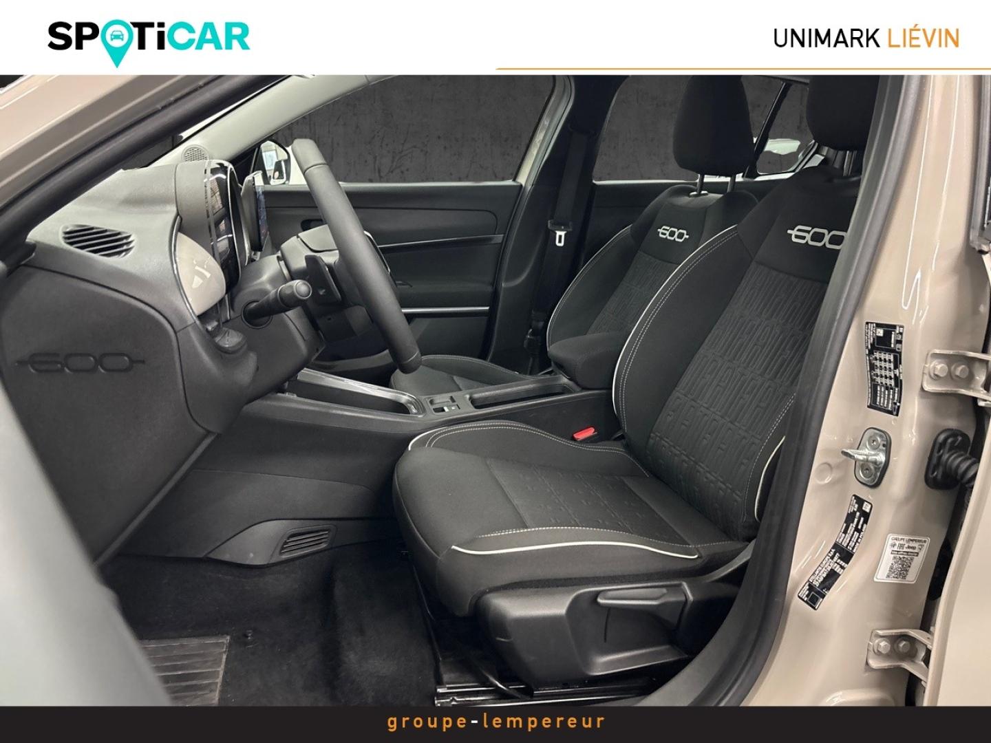 Image FIAT 600 1.2 Hybrid Turbo 145ch Pop eDCT6 Step 2