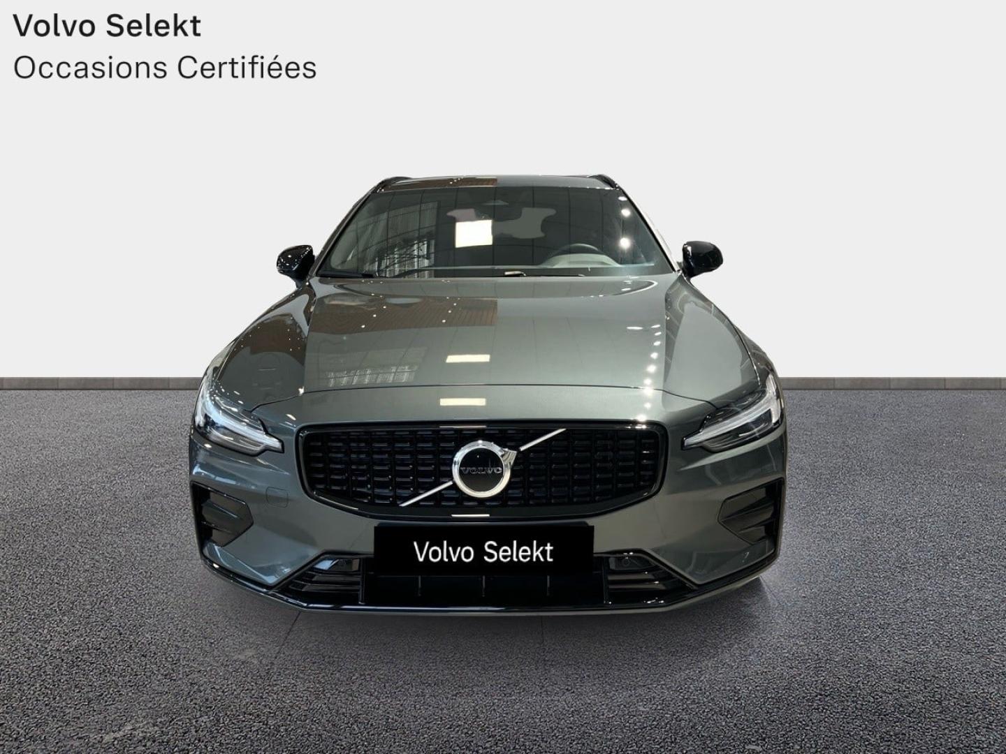 Image VOLVO V60 B4 197ch Plus Style Dark DCT 7