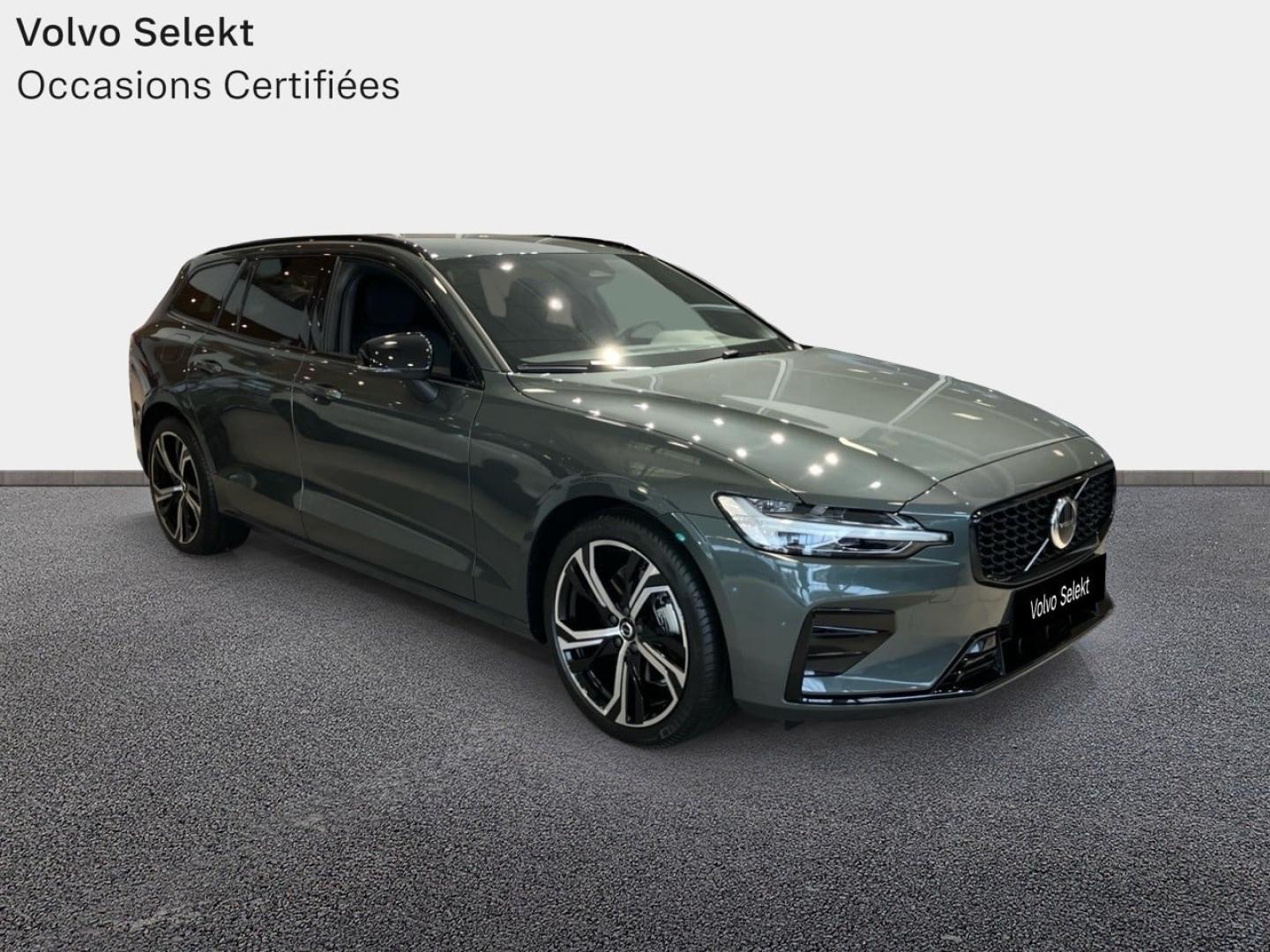 Image VOLVO V60 B4 197ch Plus Style Dark DCT 7