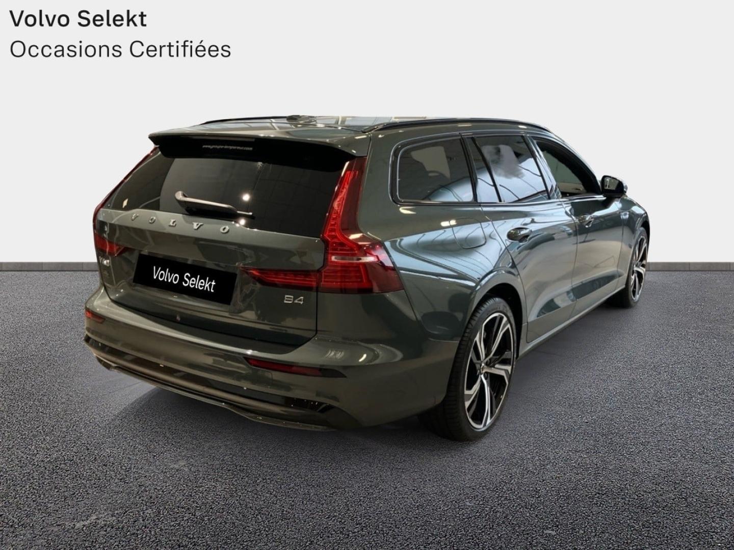 Image VOLVO V60 B4 197ch Plus Style Dark DCT 7