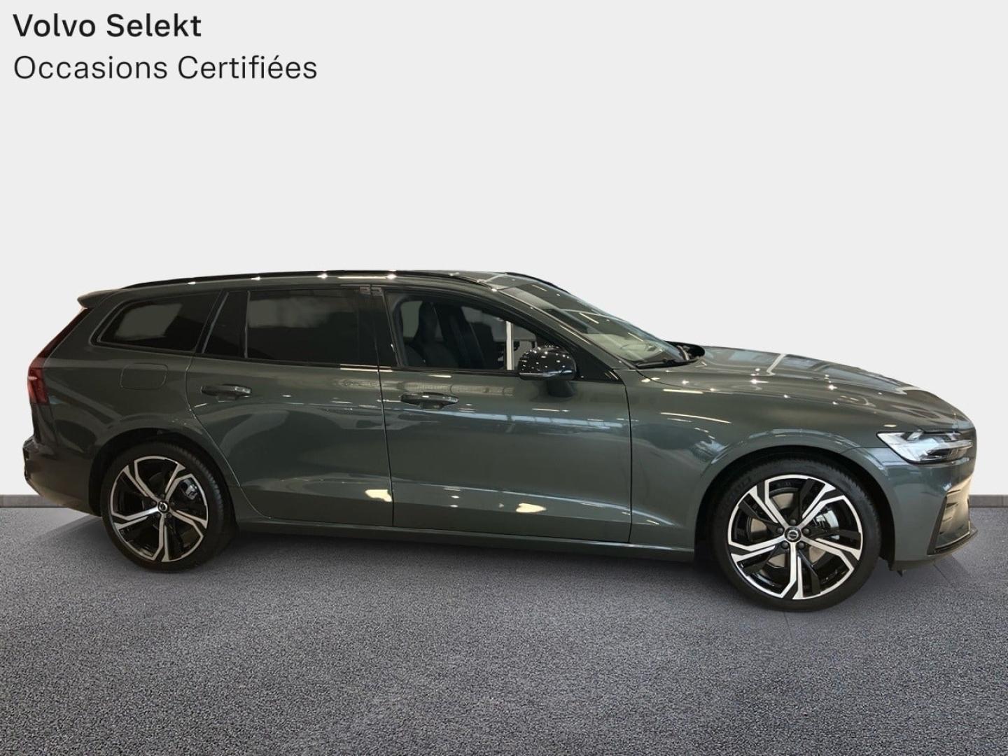 Image VOLVO V60 B4 197ch Plus Style Dark DCT 7