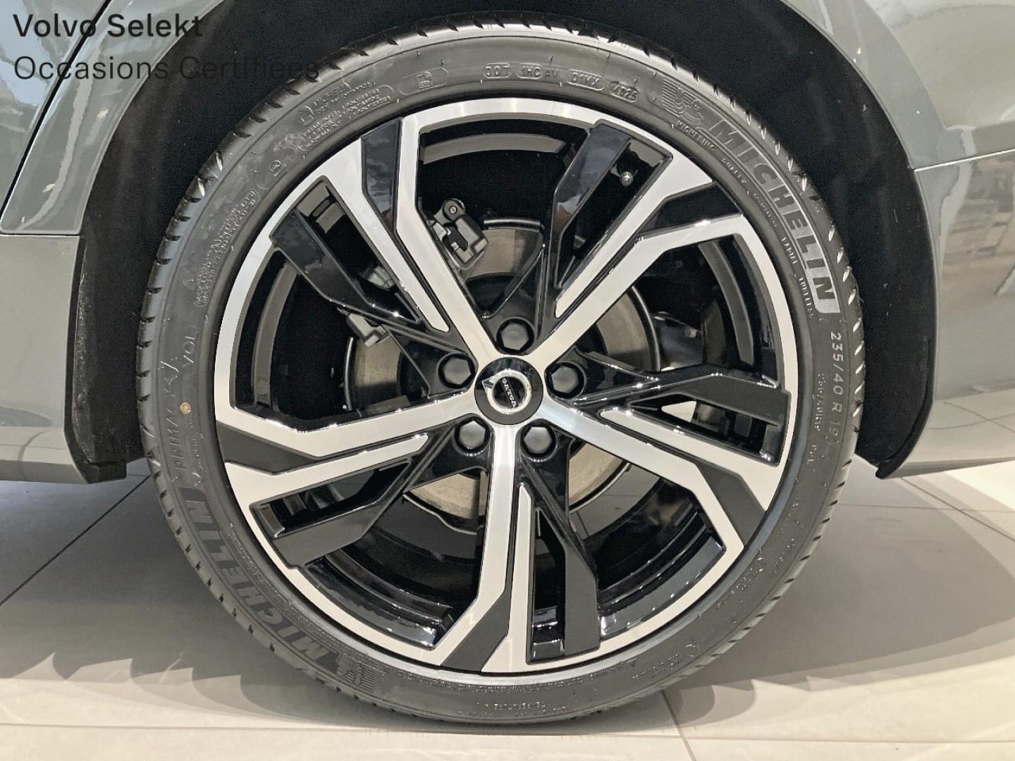 Image VOLVO V60 B4 197ch Plus Style Dark DCT 7
