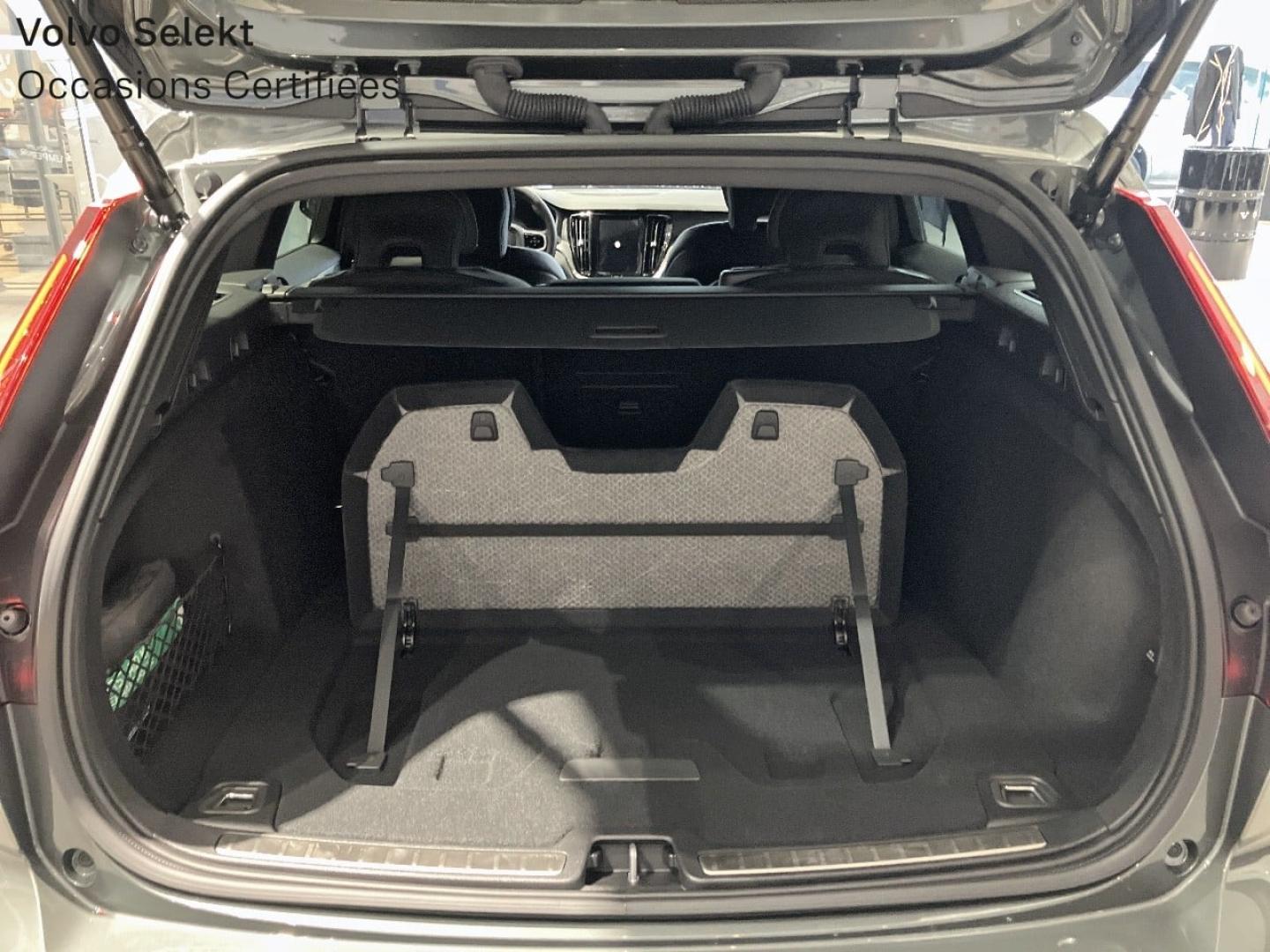 Image VOLVO V60 B4 197ch Plus Style Dark DCT 7