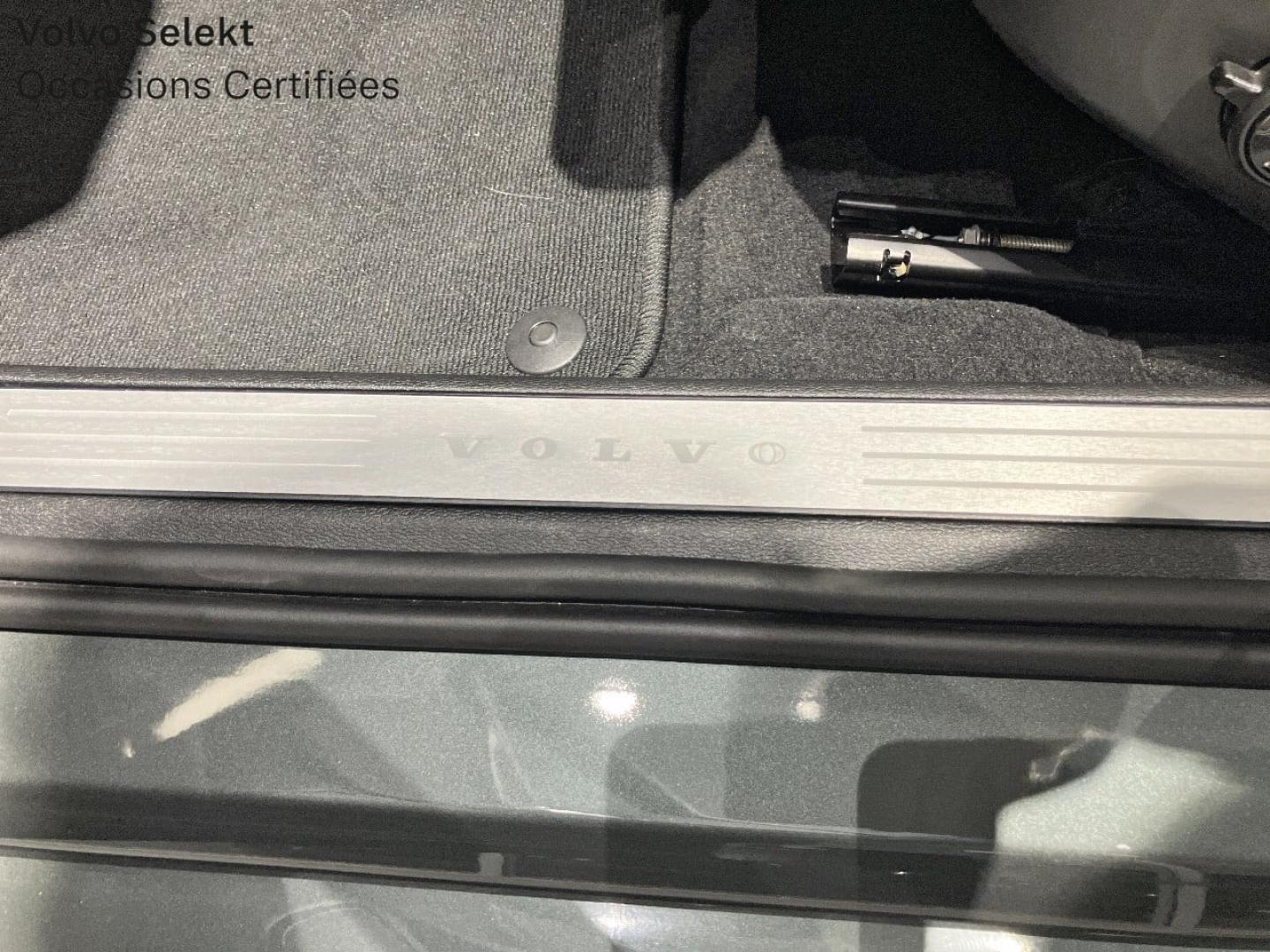 Image VOLVO V60 B4 197ch Plus Style Dark DCT 7