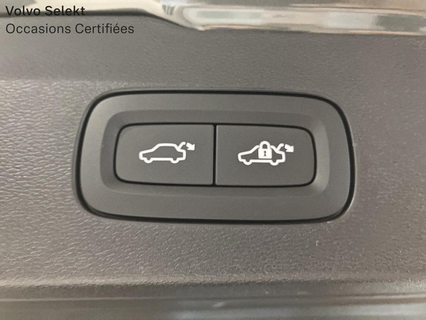 Image VOLVO V60 B4 197ch Plus Style Dark DCT 7