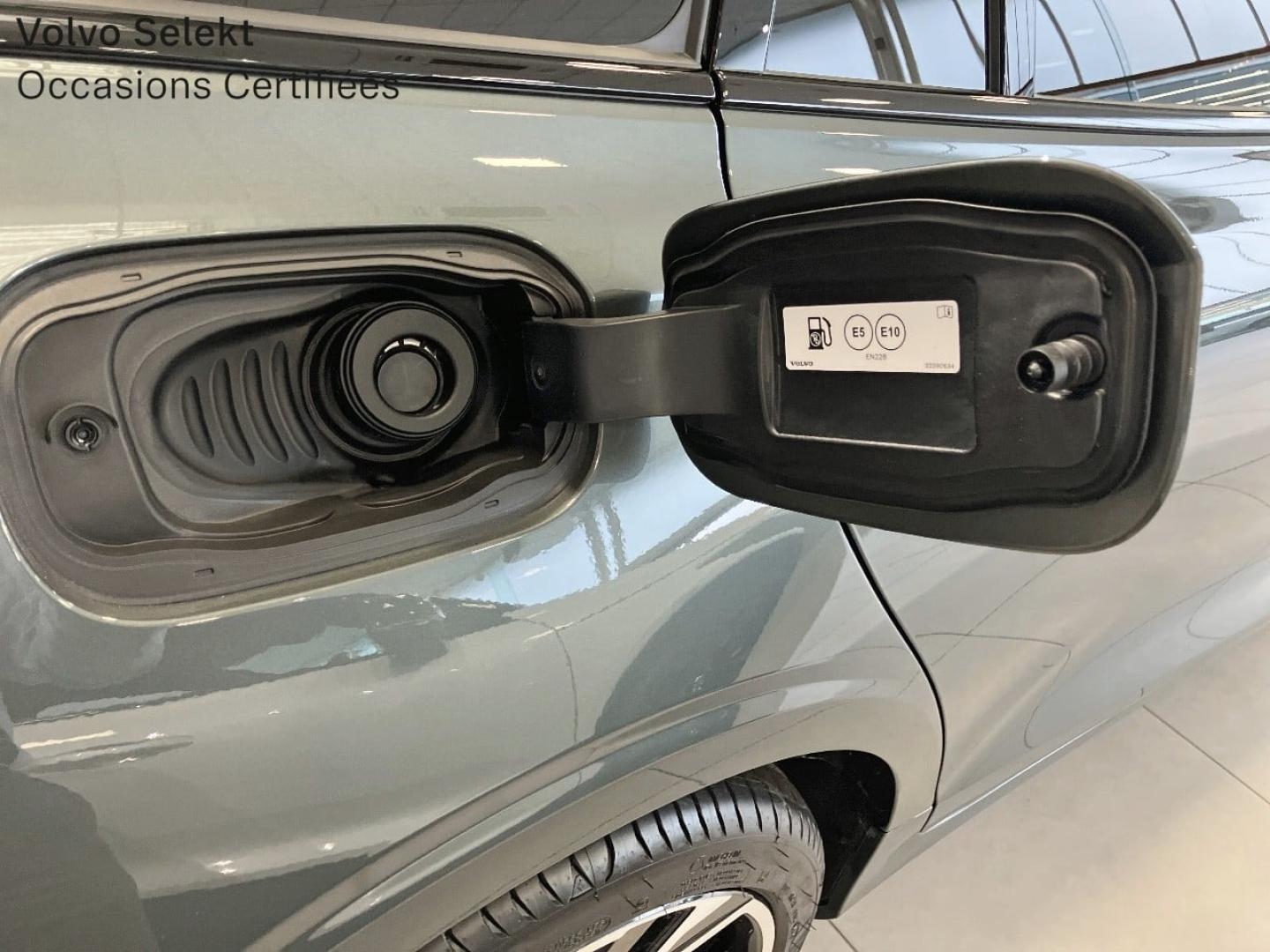 Image VOLVO V60 B4 197ch Plus Style Dark DCT 7