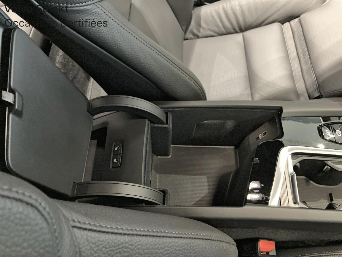 Image VOLVO V60 B4 197ch Plus Style Dark DCT 7