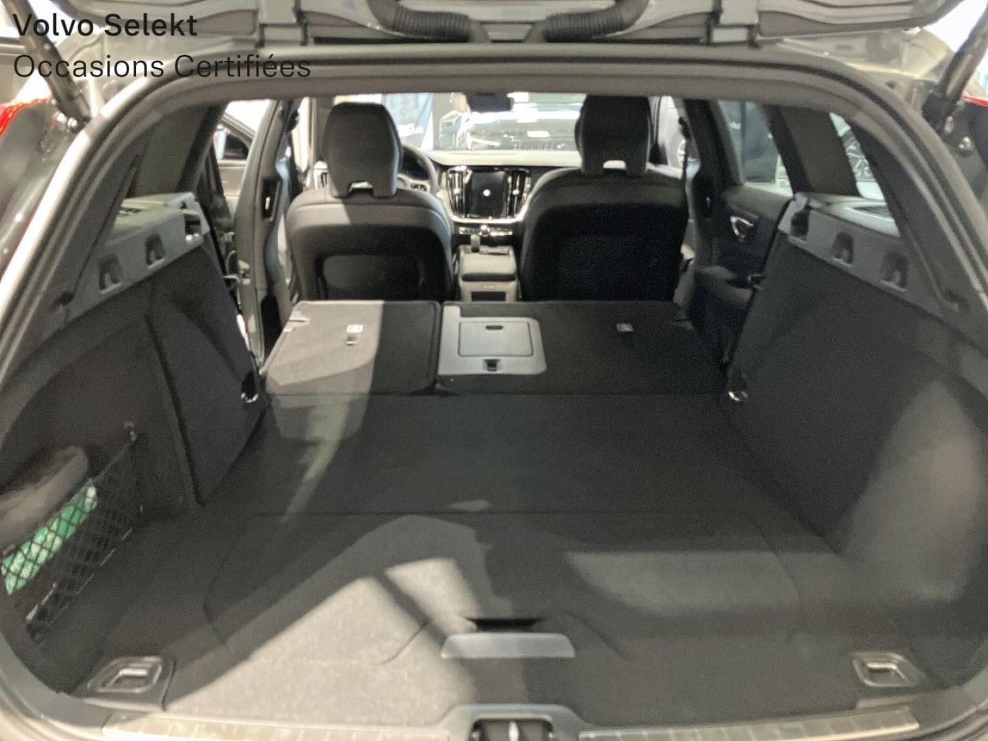 Image VOLVO V60 B4 197ch Plus Style Dark DCT 7