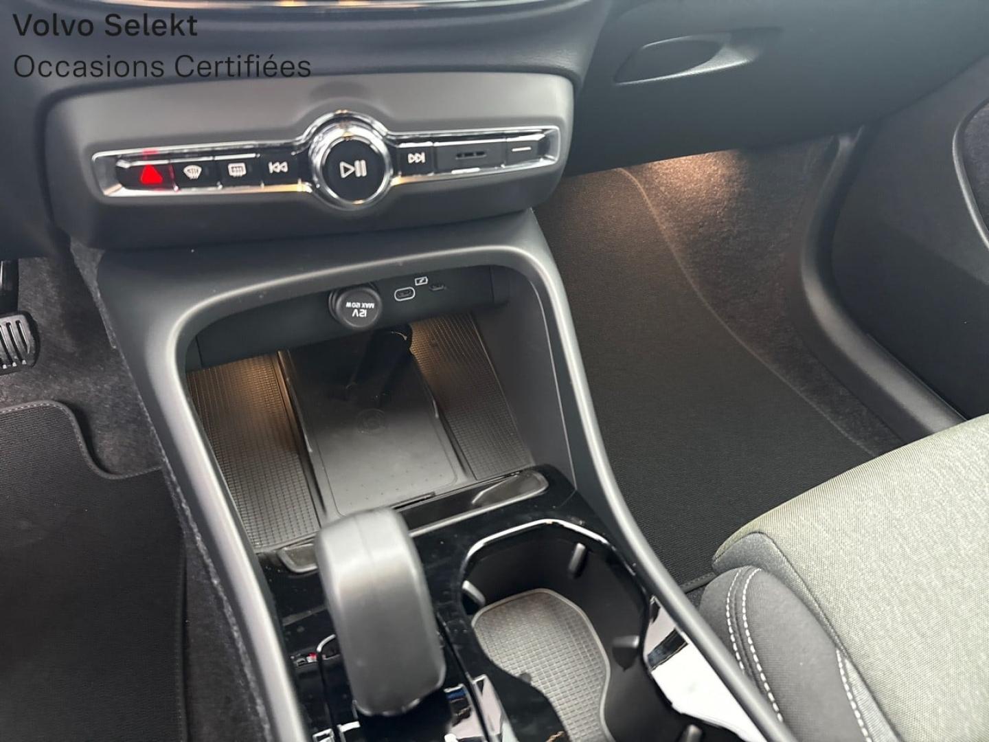 Image VOLVO XC40 B3 163ch Black Edition DCT 7