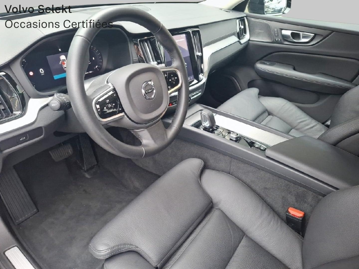 Image VOLVO V60 B4 197ch Ultra Style Dark DCT 7