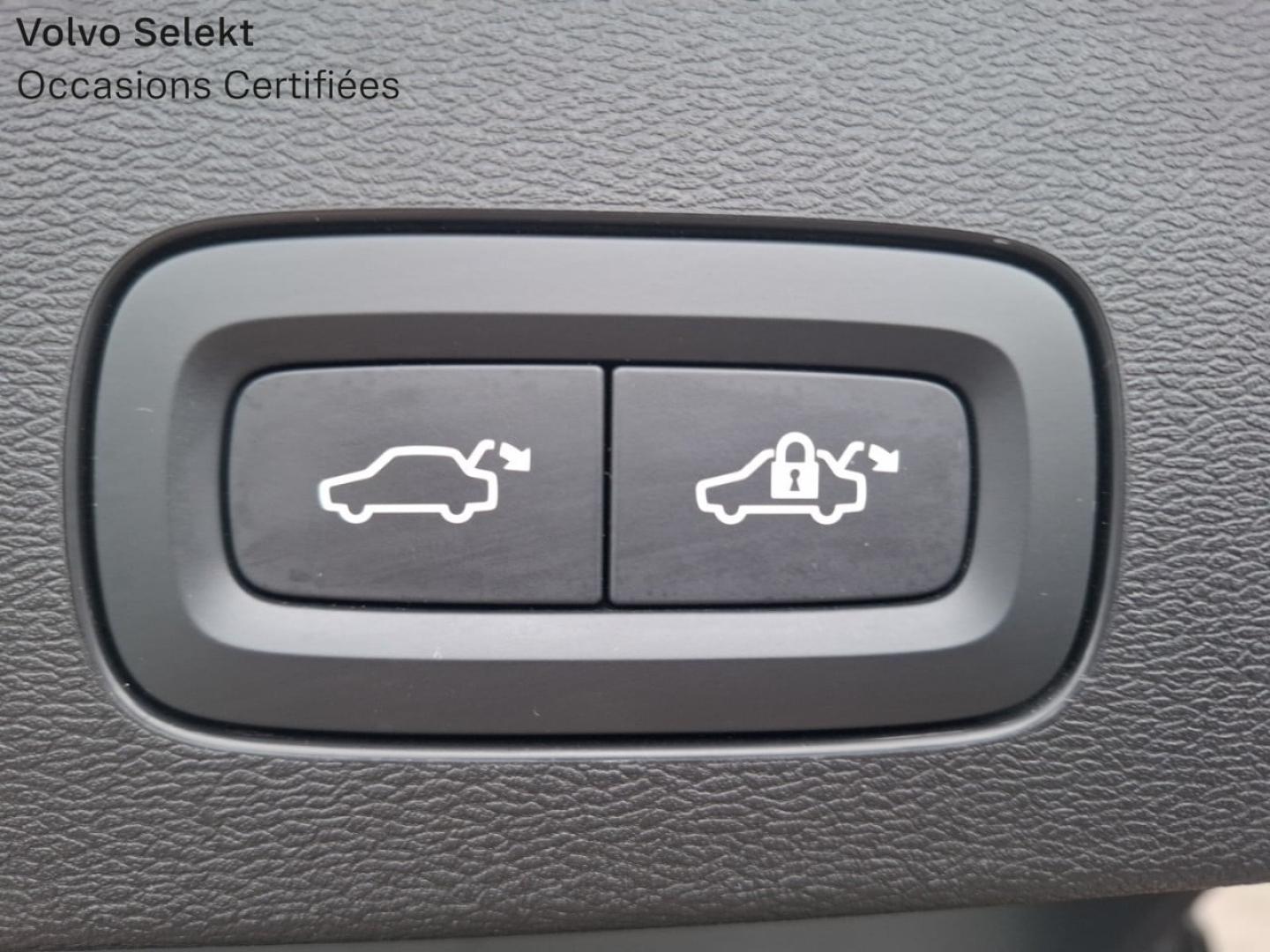 Image VOLVO V60 B4 197ch Ultra Style Dark DCT 7