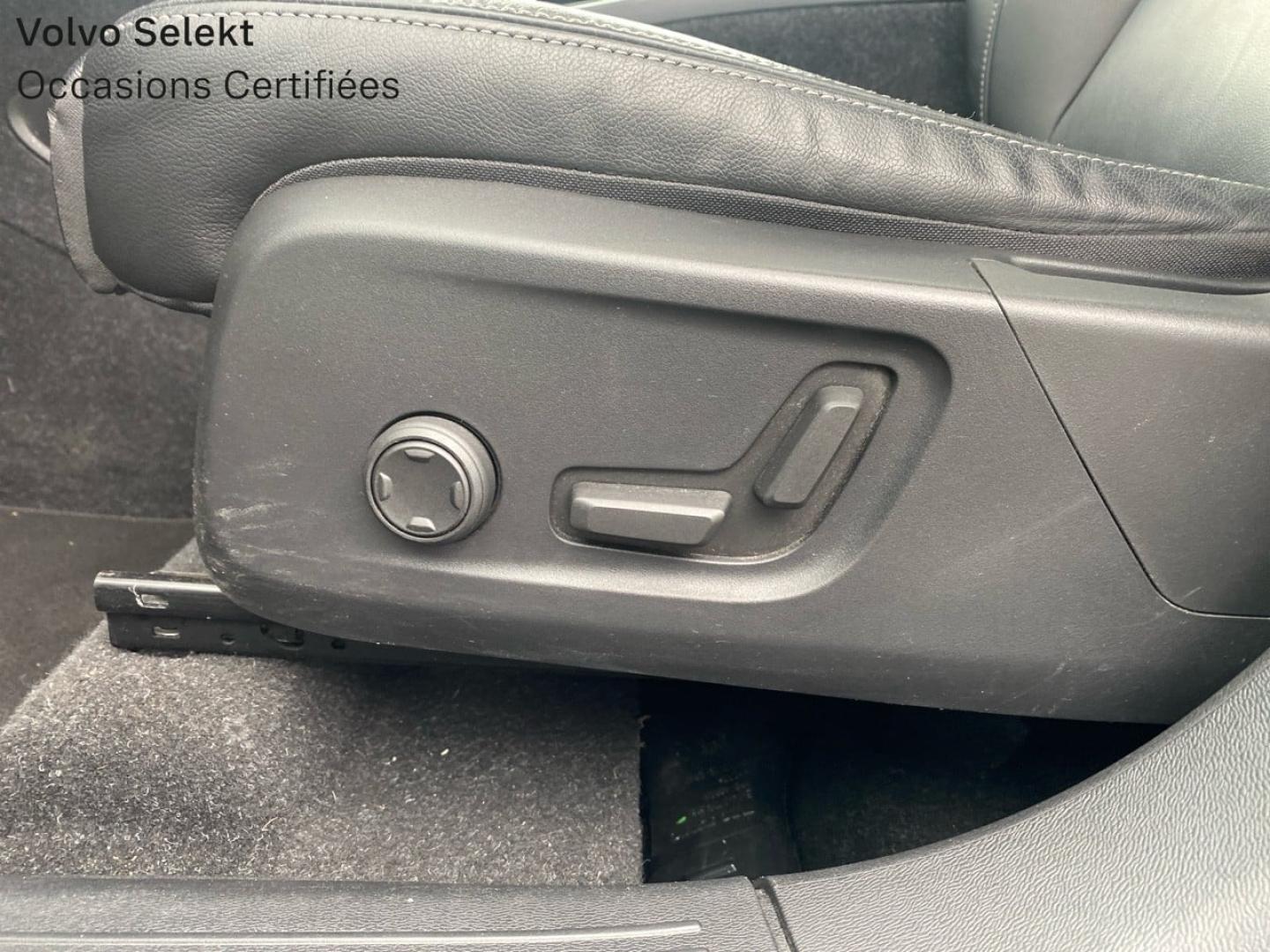 Image VOLVO XC40 T4 Recharge 129 + 82ch Ultimate DCT 7