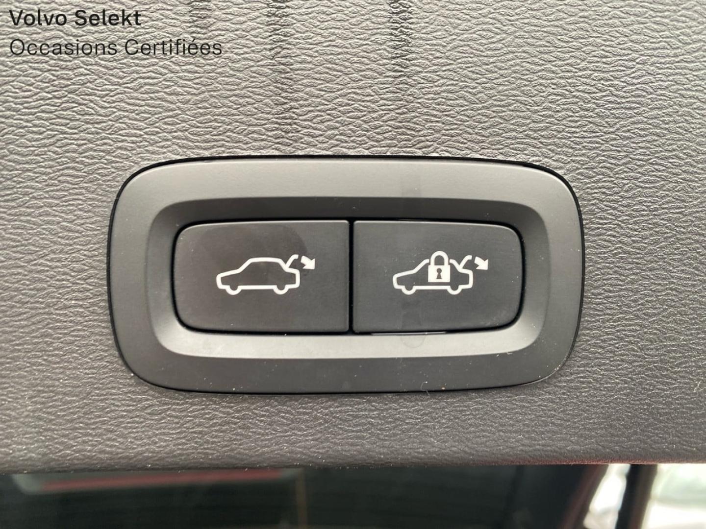 Image VOLVO XC40 T4 Recharge 129 + 82ch Ultimate DCT 7