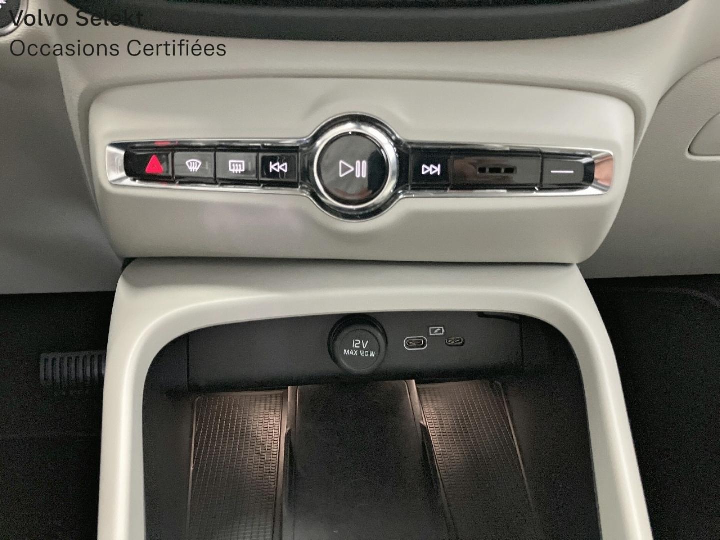 Image VOLVO XC40 B3 163ch Ultra DCT 7