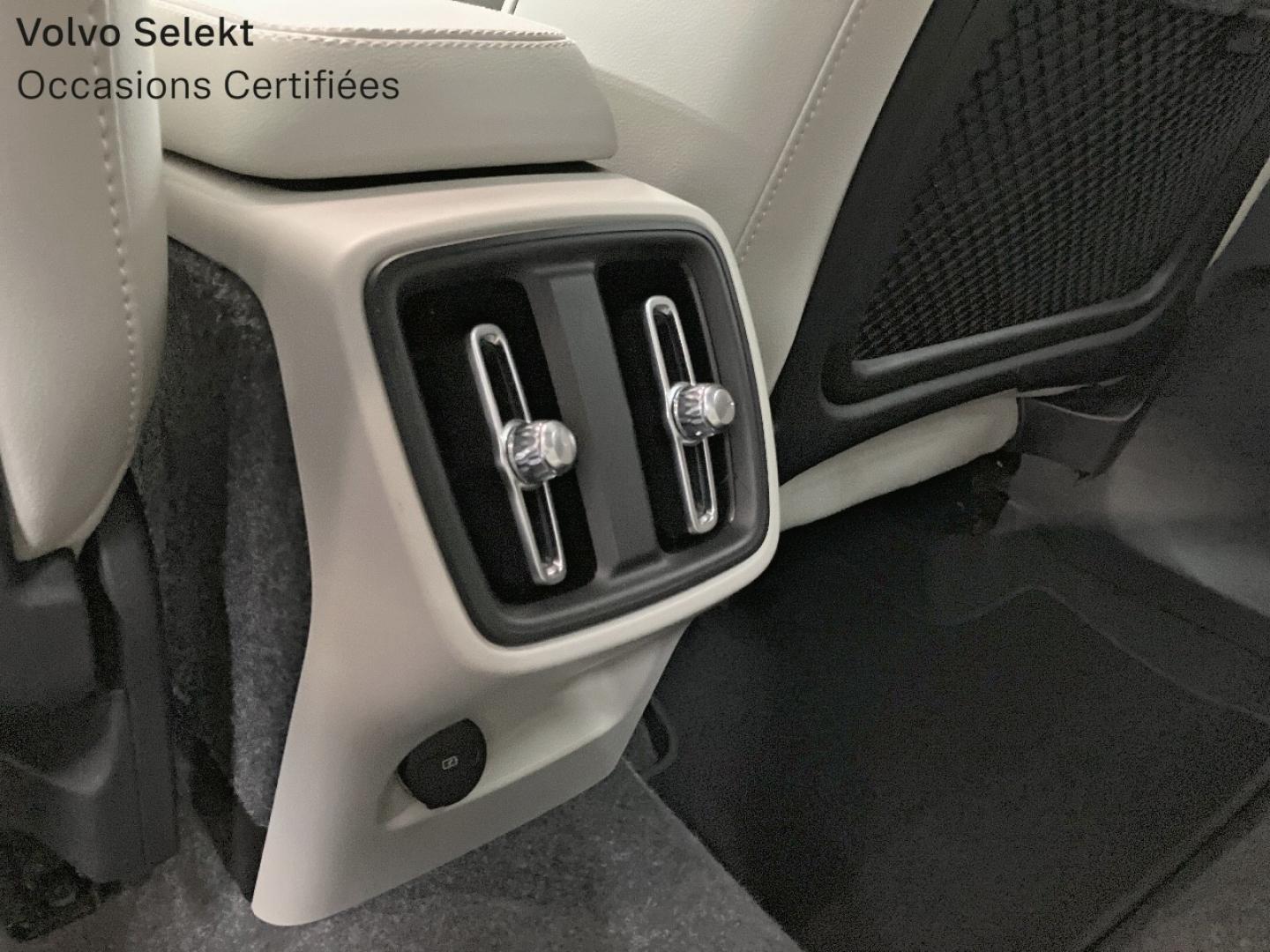 Image VOLVO XC40 B3 163ch Ultra DCT 7