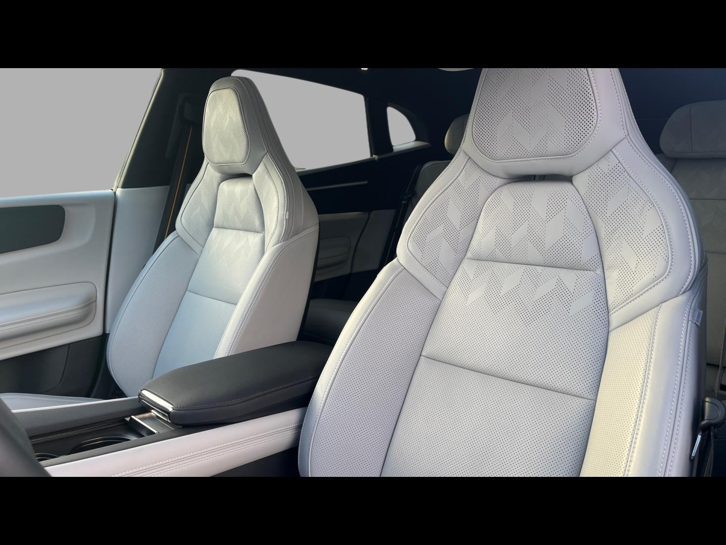 Image POLESTAR Polestar 4 272ch Long range Single motor Prime