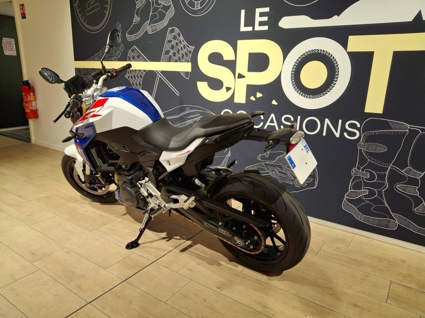 Image BMW F F 900 R A2