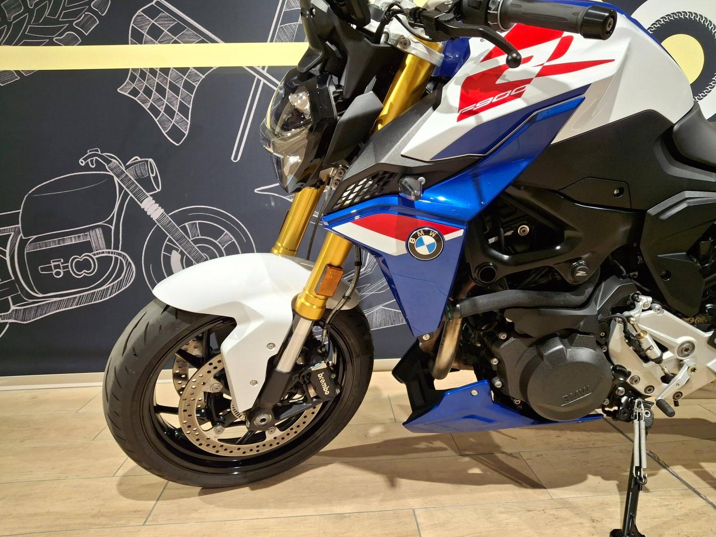 Image BMW F F 900 R A2