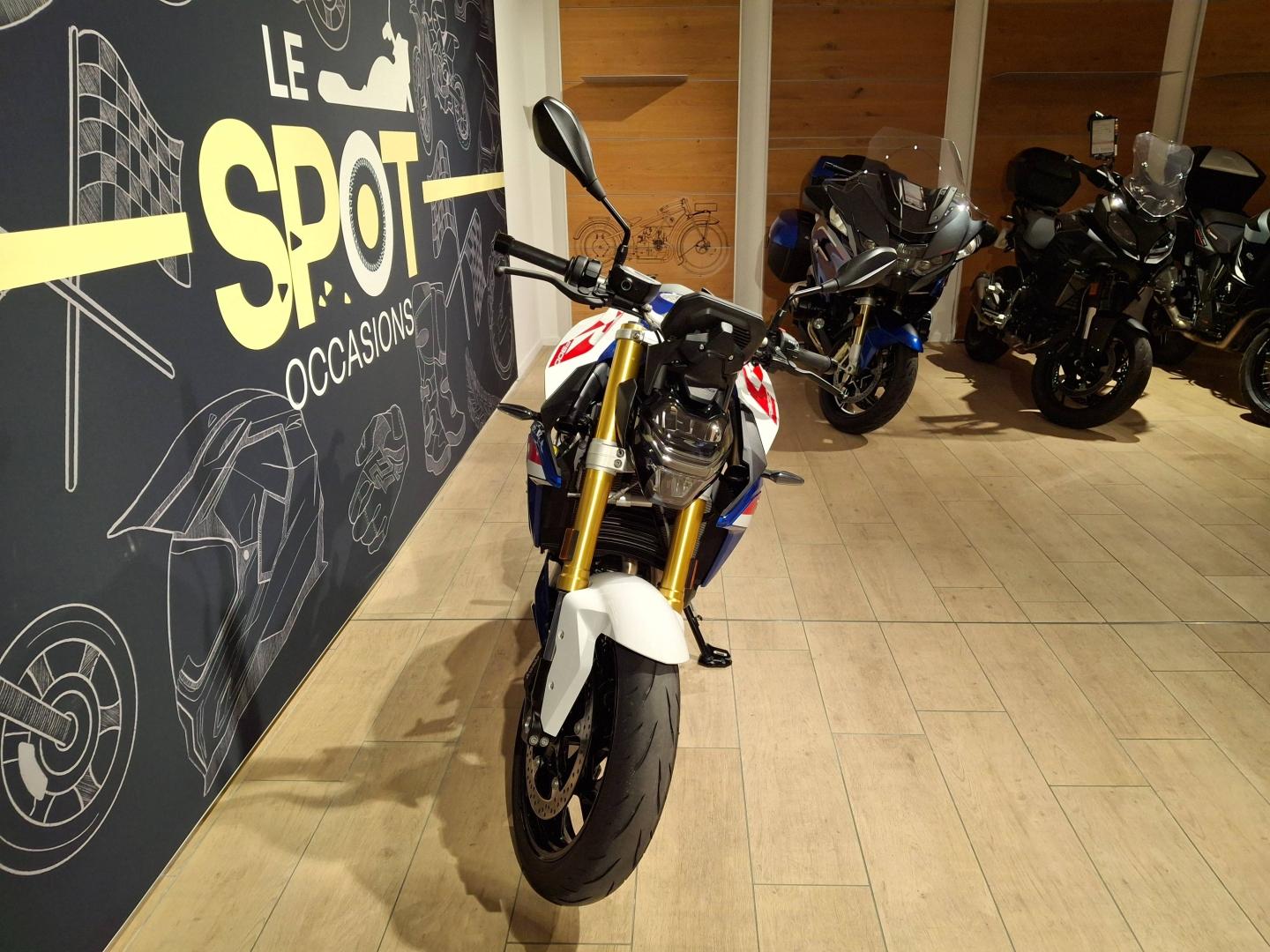 Image BMW F F 900 R A2