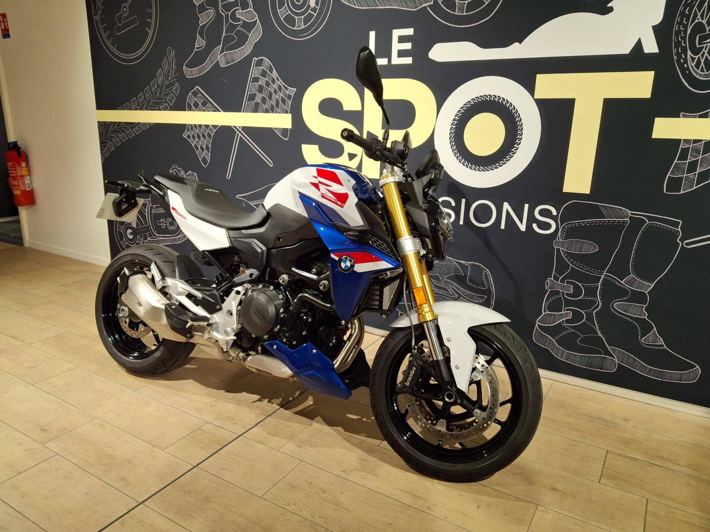 Image BMW F F 900 R A2