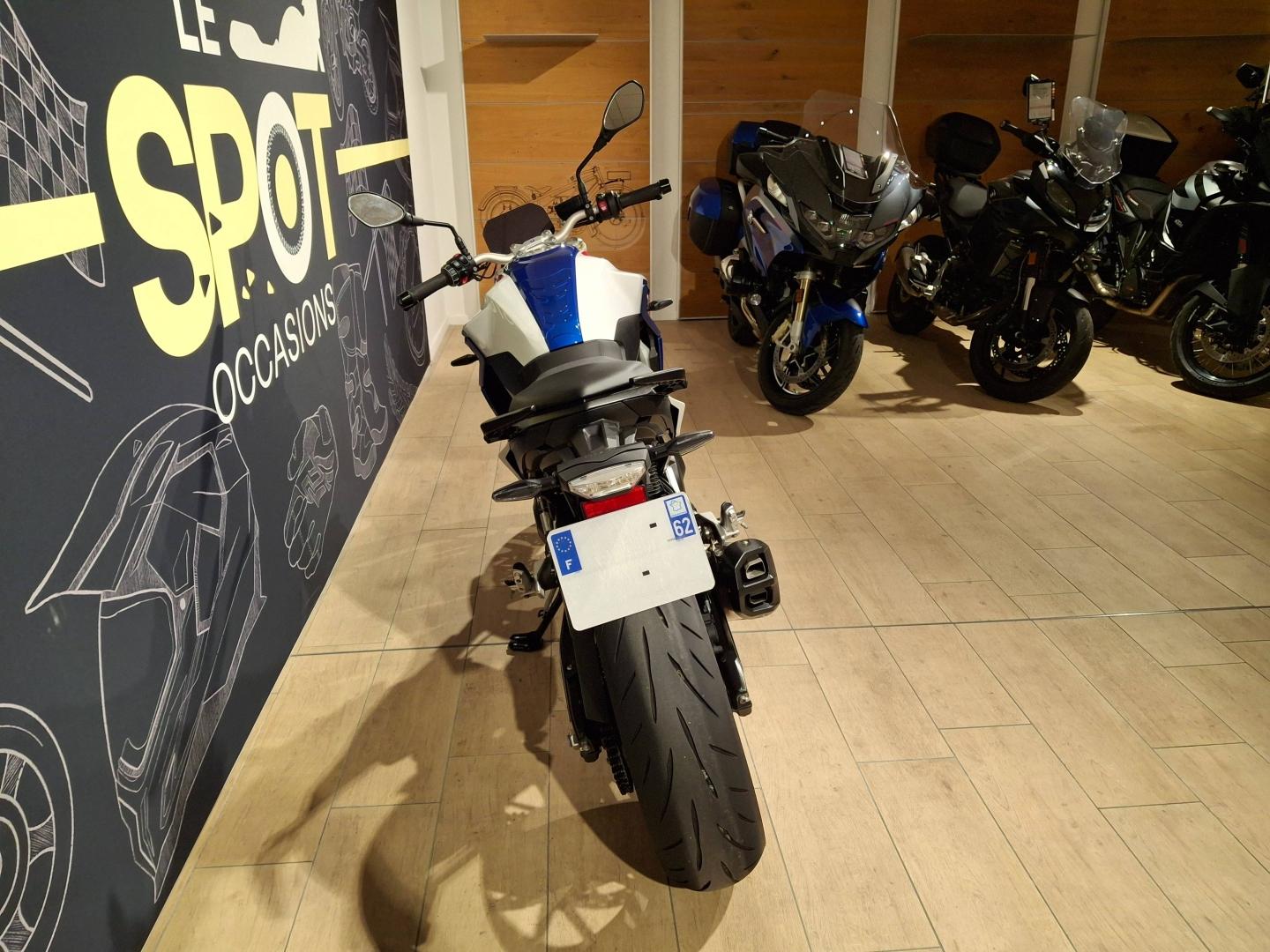 Image BMW F F 900 R A2