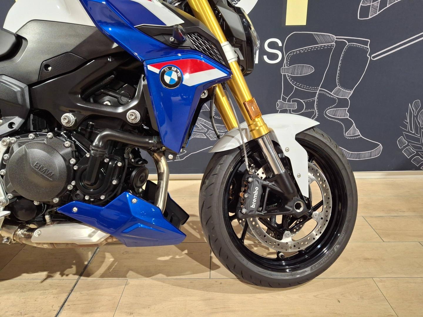 Image BMW F F 900 R A2