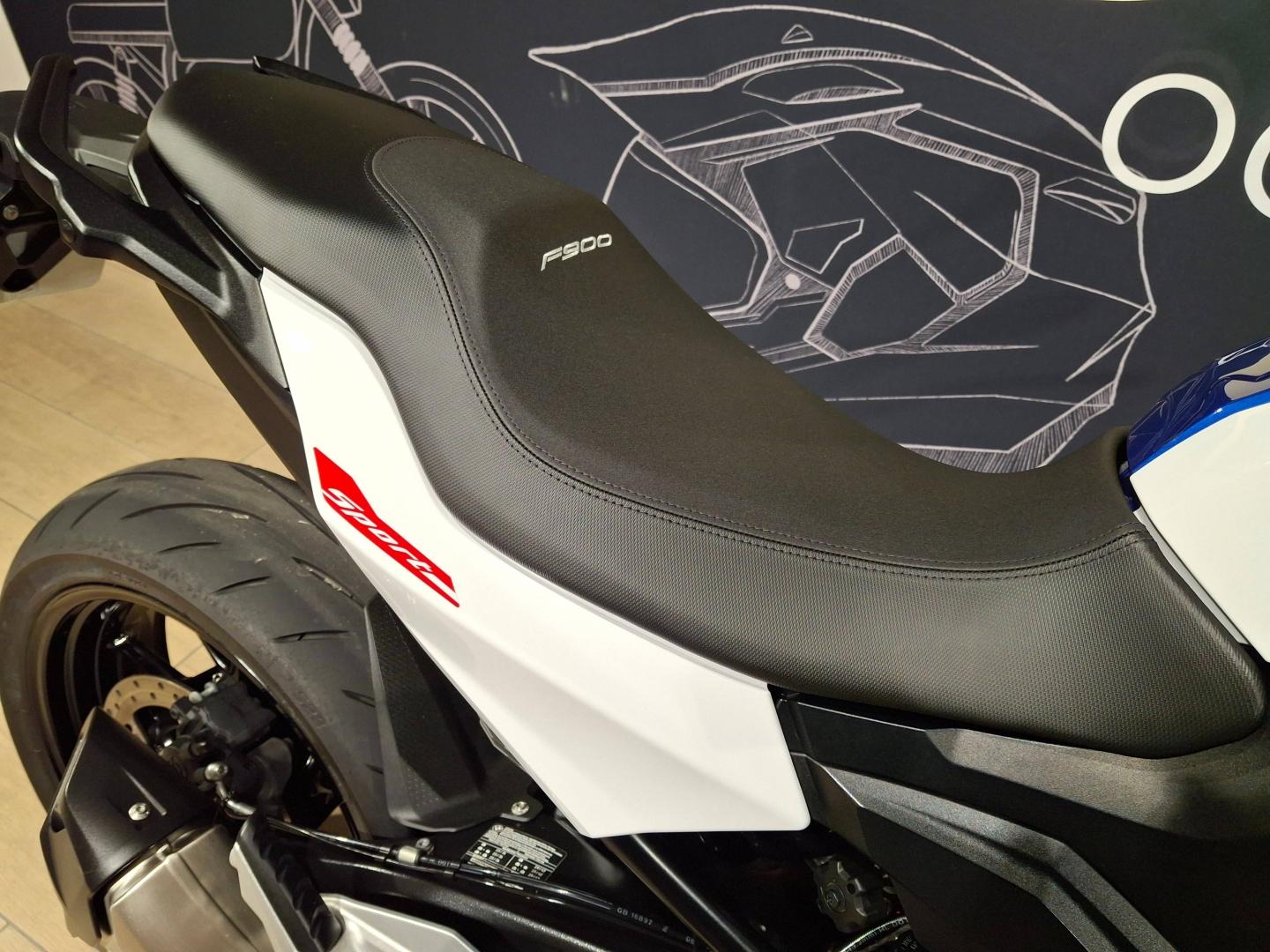 Image BMW F F 900 R A2