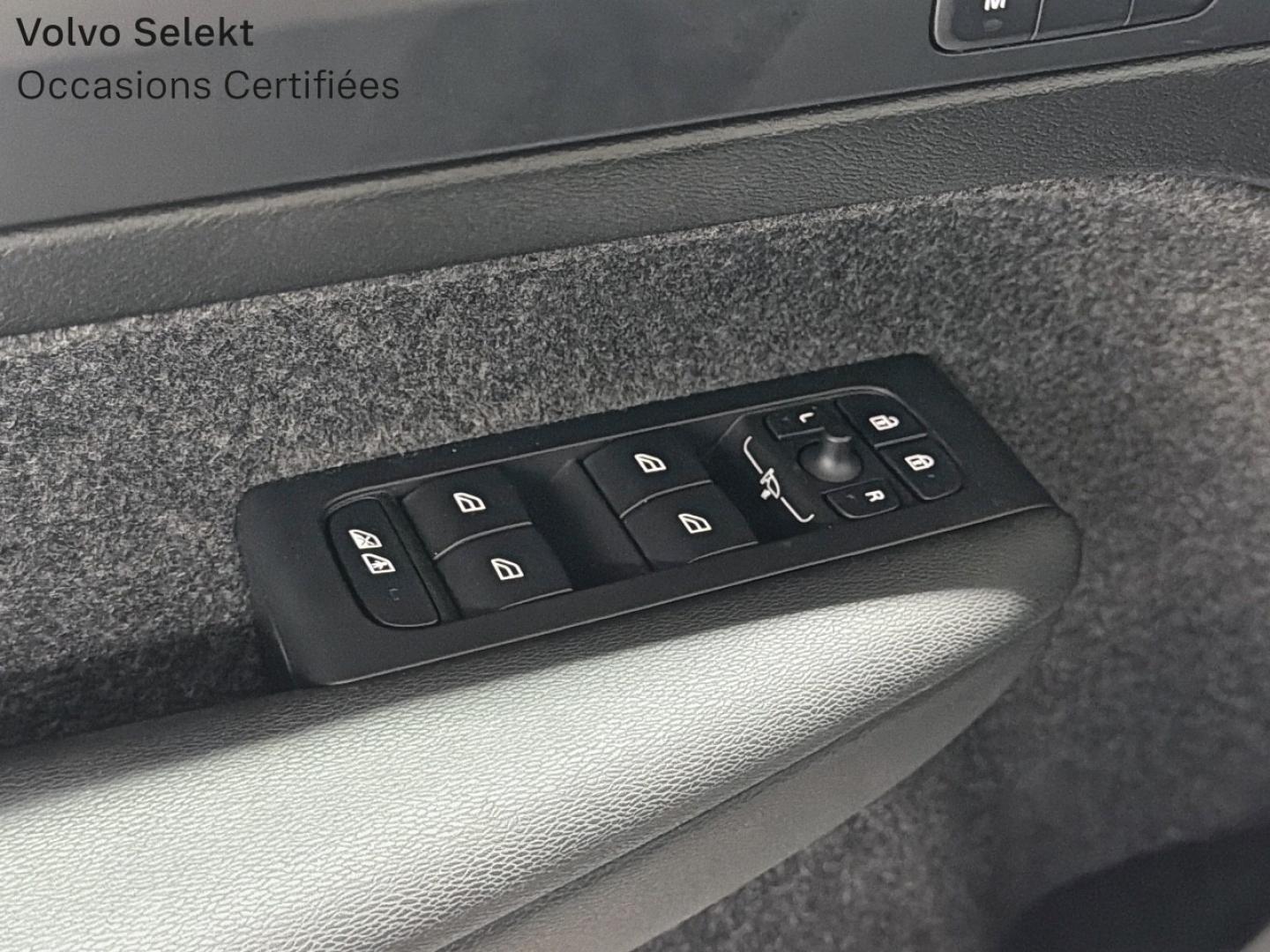 Image VOLVO XC40 B3 163ch Ultra DCT 7