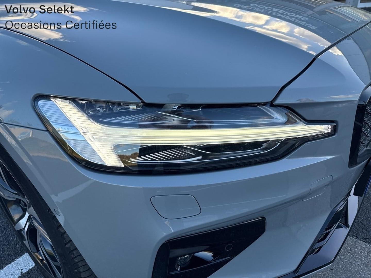 Image VOLVO V60 B4 197ch Ultra Style Dark DCT 7