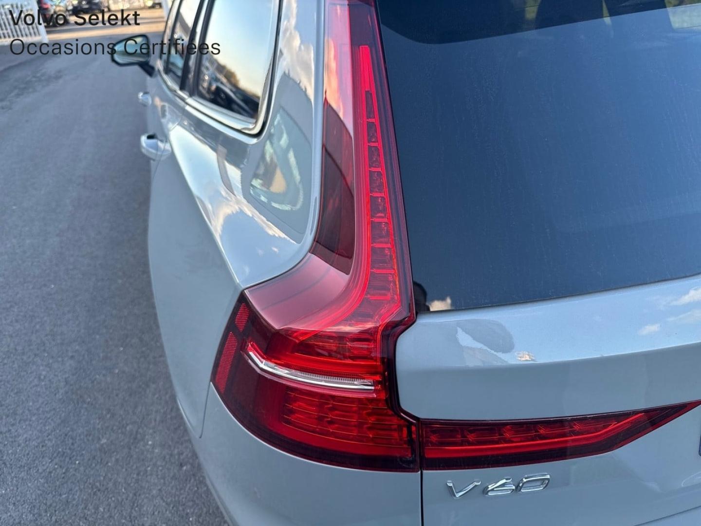 Image VOLVO V60 B4 197ch Ultra Style Dark DCT 7