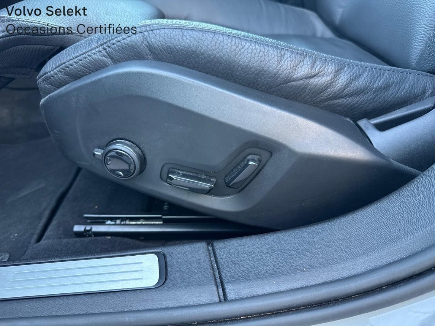 Image VOLVO V60 B4 197ch Ultra Style Dark DCT 7